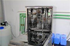 實(shí)驗室洗瓶機(jī)人性化方便操作簡單